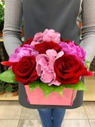 Композиция из розы, гортензии, пиона 0