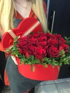 Композиция из роз в виде сердца 0