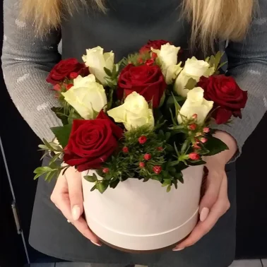 Композиция в коробке с цветами Гармоничный аккорд