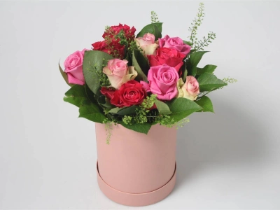 Букет Шляпная коробка Роза Вишнево-Розовая Bouquet Hat Box Rose Cerise Pink
