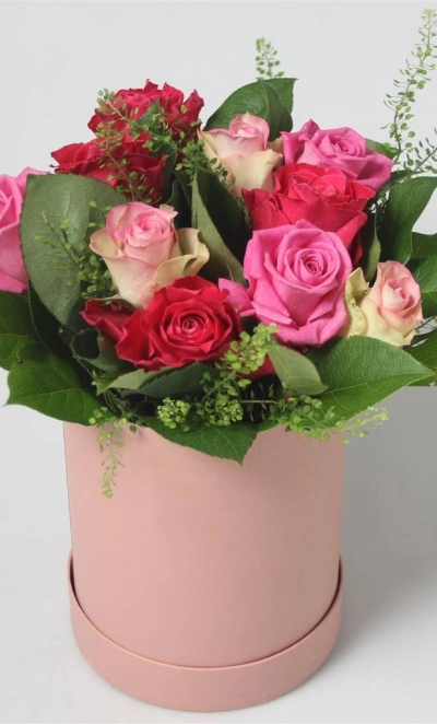 Букет Шляпная коробка Роза Вишнево-Розовая Bouquet Hat Box Rose Cerise Pink