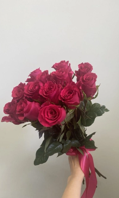 Розы розовые 13 штук