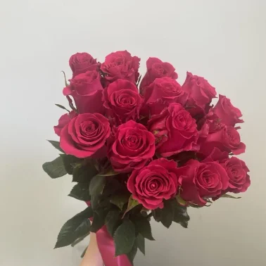 Розы розовые 15 штук