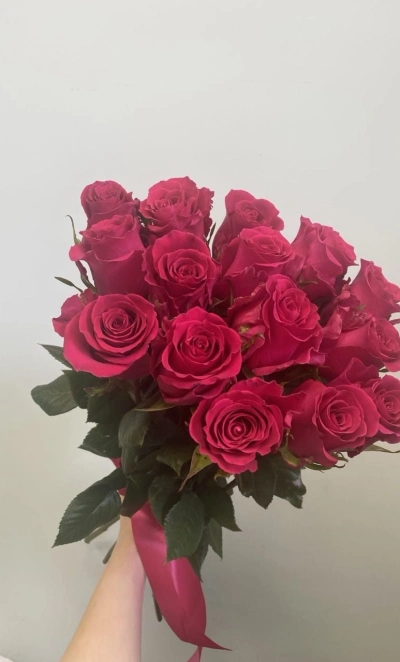 Розы розовые 15 штук