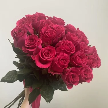 Розы розовые 25 штук